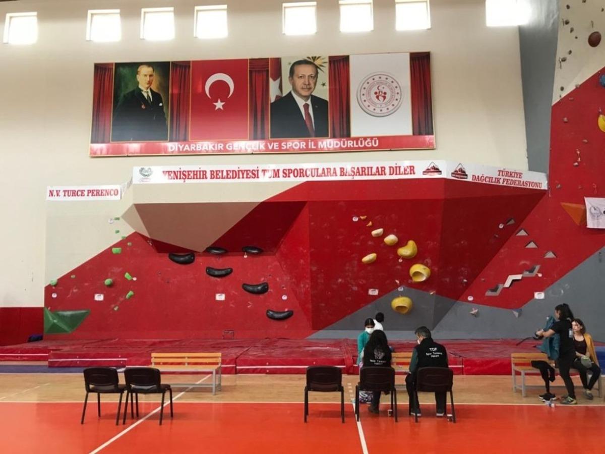 Yenişehir&rsquo;in &lsquo;Şampiyonluk Duvarı&rsquo;