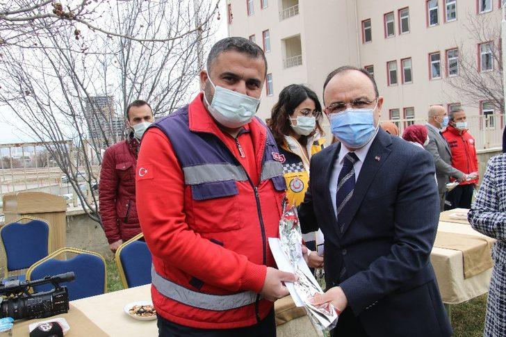 Vali Erkaya Yırık, “Sizlerin vefakarlığı olmasaydı tablomuz daha ağır olabilirdi” G2