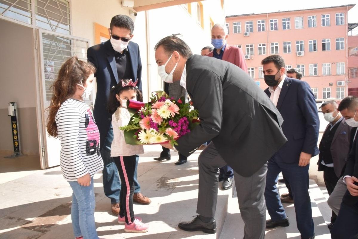 Baybatur&rsquo;dan okullara ziyaret