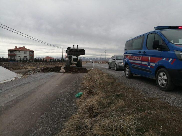 Kayseri’de 900 nüfuslu mahallenin giriş ve çıkışları korona virüs nedeni ile kapatıldı G3