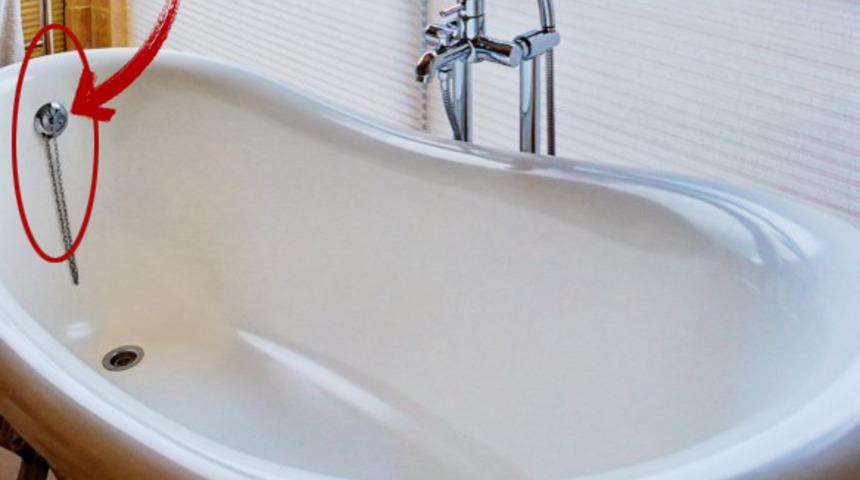 Aile fertleri o mesajla şoke oldu! Oğlunu çekmek isterken küvetteki çıplak fotoğrafını paylaştı