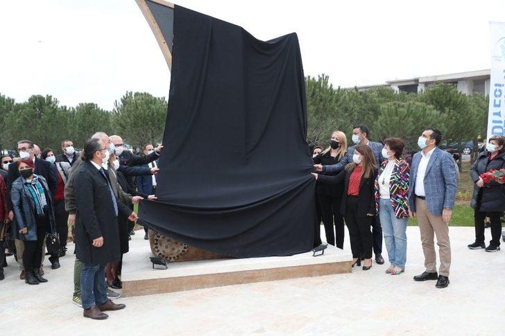 Denizli’de ’Sağlık Çalışanlarına Saygı Anıtı’ 14 Mart Tıp Bayramı’nda törenle açıldı G2