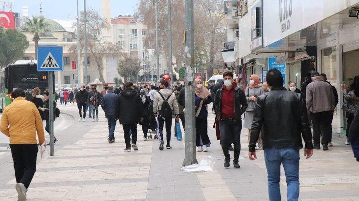 Denizli’de sosyal mesafe unutuldu G5