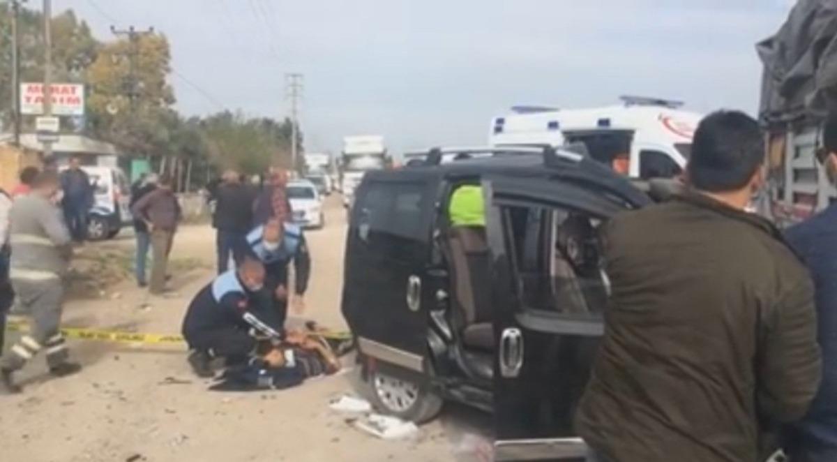 Tıra arkadan &ccedil;arpan hafif ticari ara&ccedil; hurdaya d&ouml;nd&uuml;: 5 yaralı