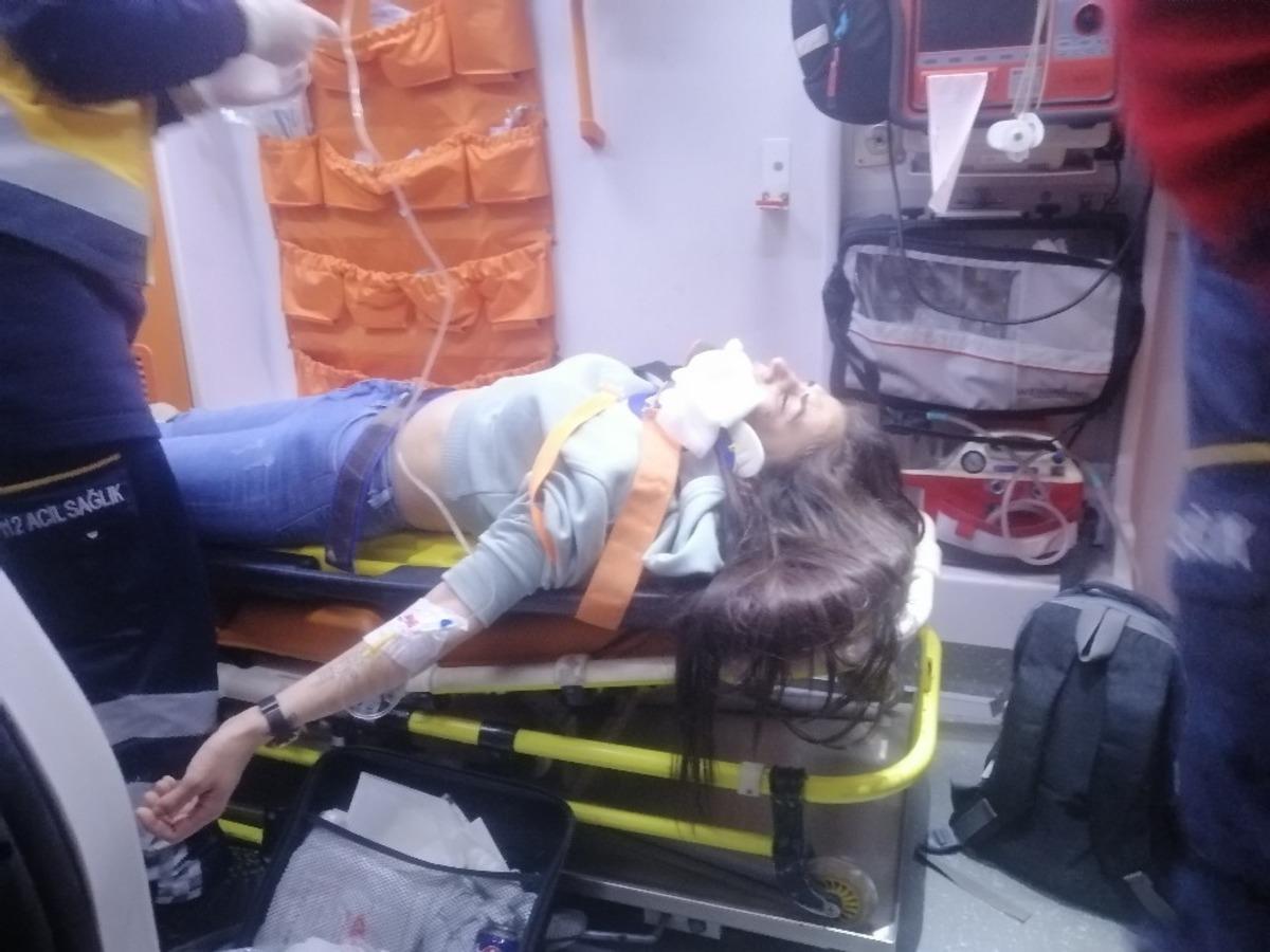 Sevgilisiyle tartışan gen&ccedil; kız alt ge&ccedil;ide atladı