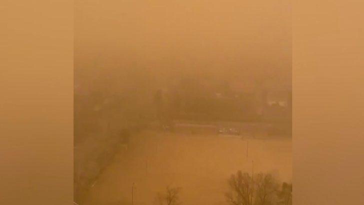 Çin’in başkenti Pekin’i kum fırtınası vurdu G4