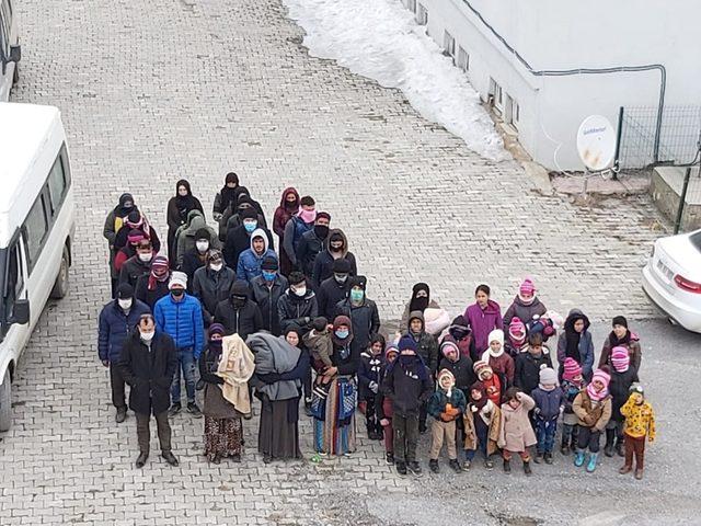 İran’a geçmek isteyen 59 düzensiz göçmen yakalandı