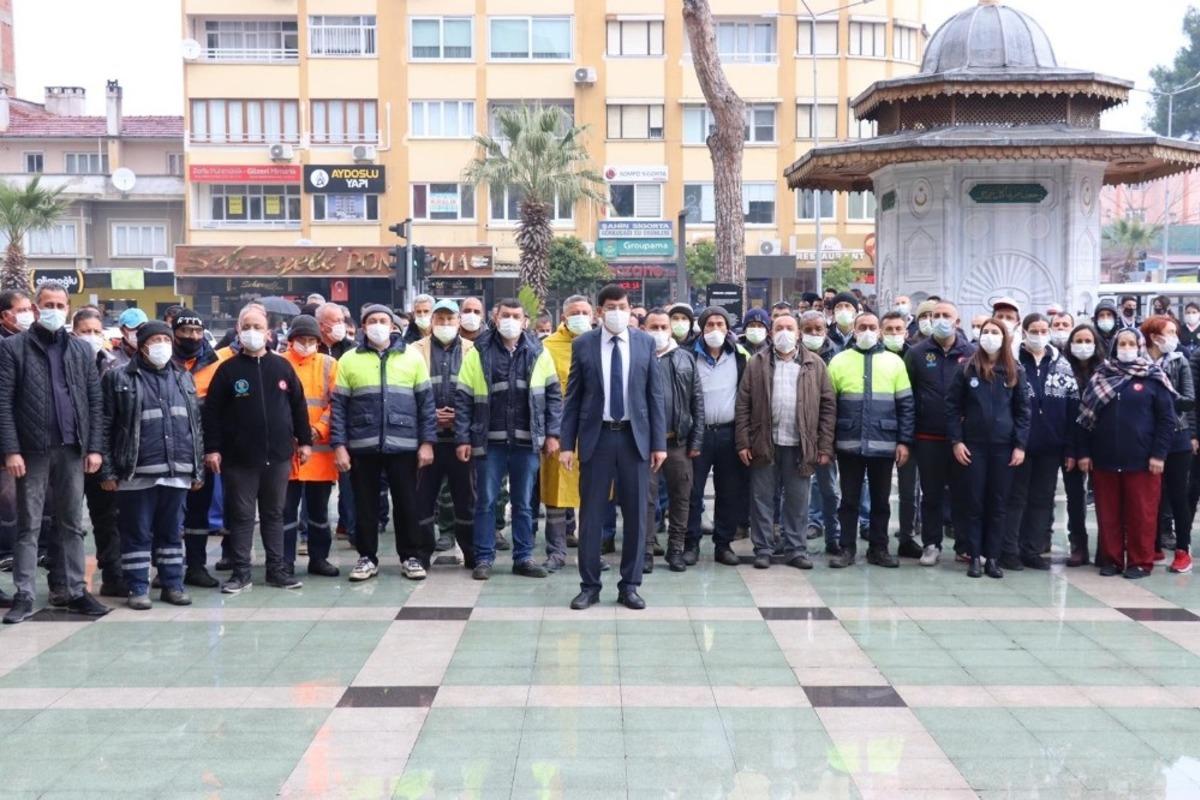 Personelinden Başkan &Ouml;zcan&rsquo;a zam teşekk&uuml;r&uuml;