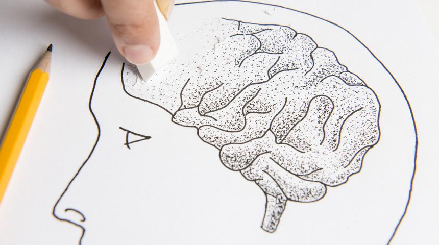 Bu hastalıklar beyni yaşlandırıyor! İşte beyninizin yorulduğunu g&ouml;steren 6 sinyal