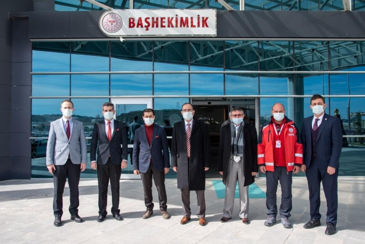 Rekt&ouml;r Beydemir, sağlık &ccedil;alışanlarını ziyaret etti