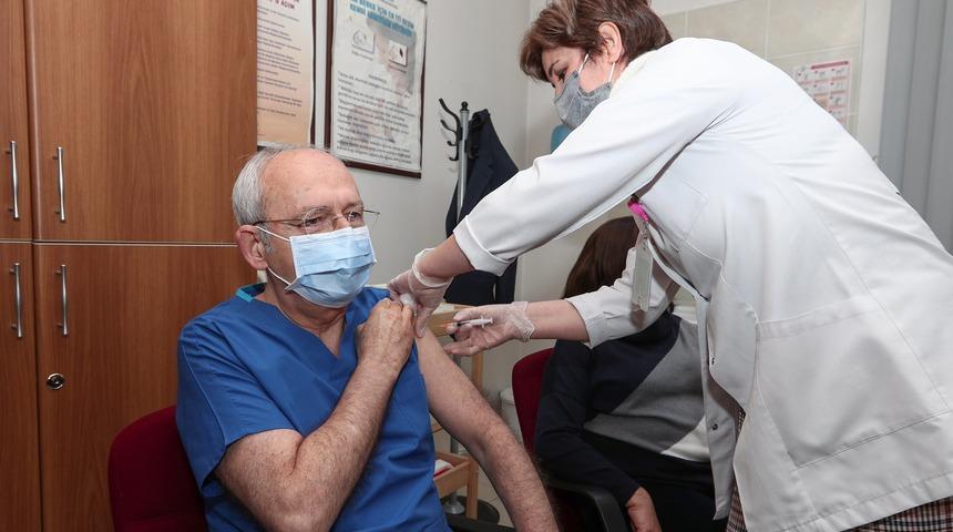 Kılıçdaroğlu ikinci doz aşısını yaptırıdı