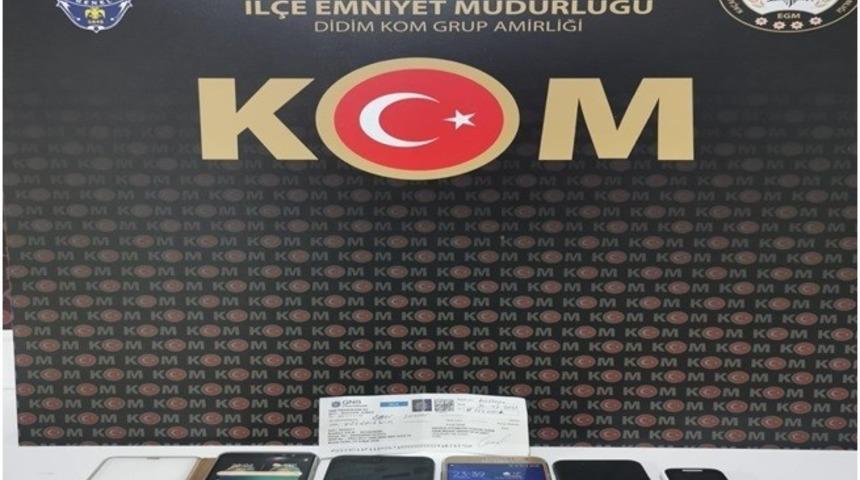 Sahte çek ile iş makinesi almaya kalktılar, polise yakalandılar