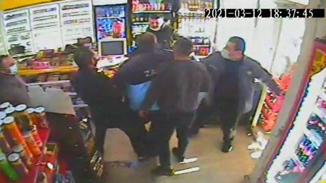 Marketteki alacak verecek kavgasında yumruklar konuştu