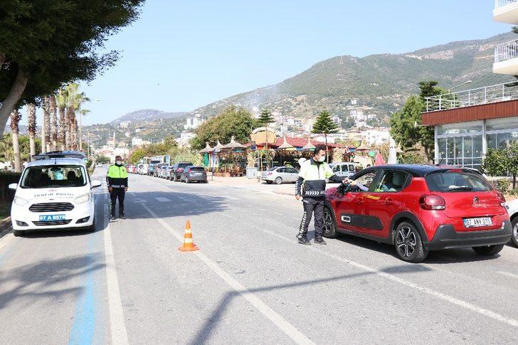 Alanya’da hafta sonu yasağa uymayanlara ceza yağdı G5