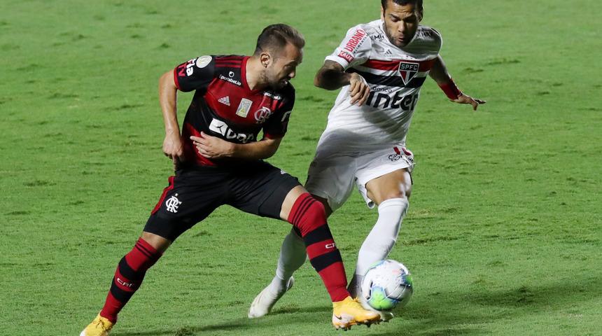 Dani Alves'den 16 yıl sonra ilk