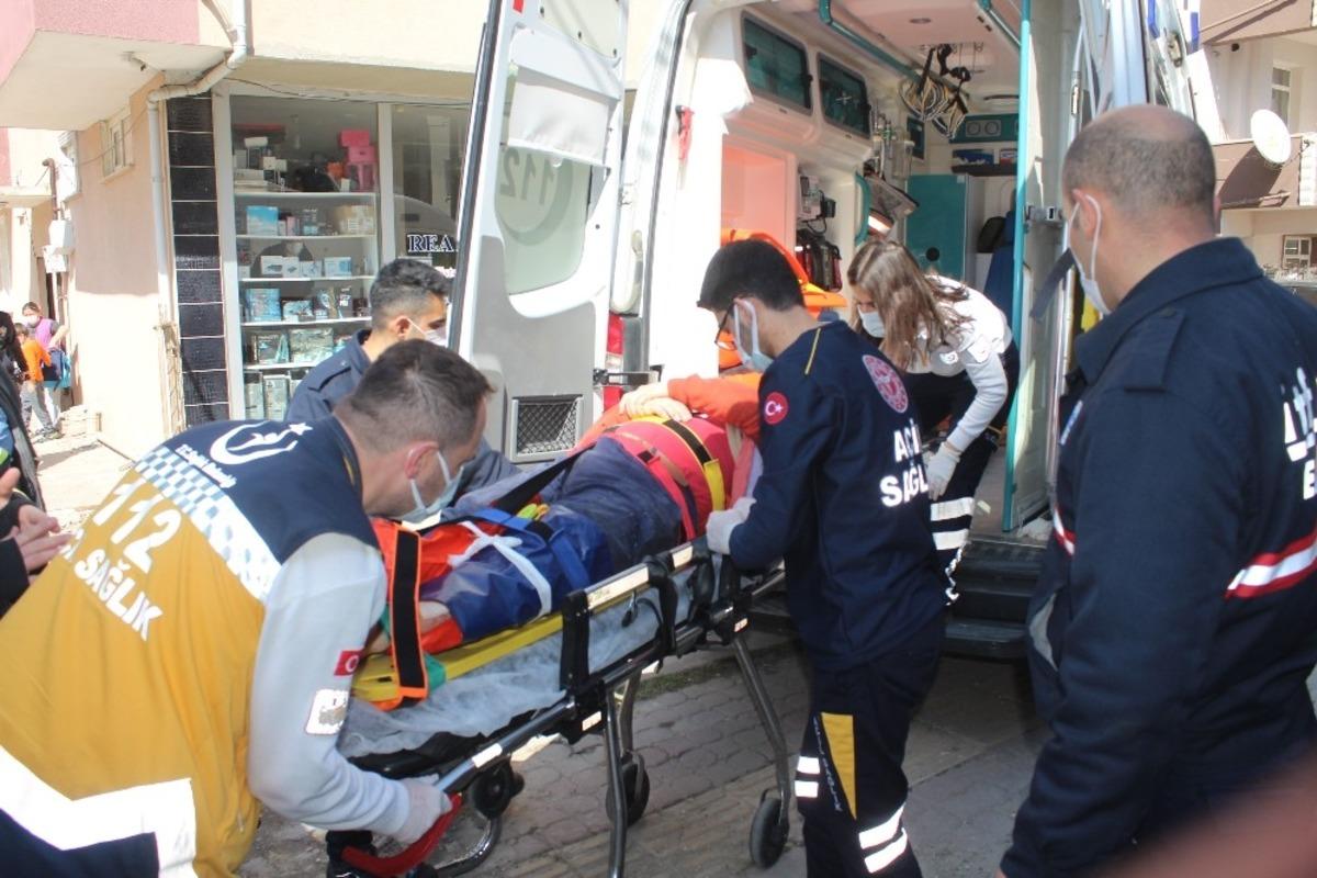 Asans&ouml;r boşluğuna d&uuml;şen kişi yaralandı