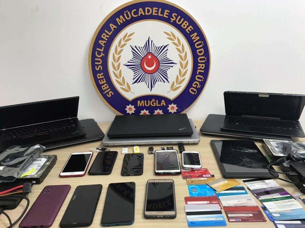 Siber dolandırıcılığa 18 g&ouml;zaltı