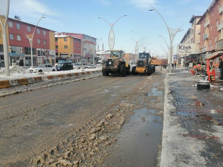 Bahar mevsiminde karla mücadele çalışması G2