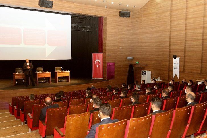 Van Büyükşehir Belediyesinin yeni personellerine eğitim semineri G3