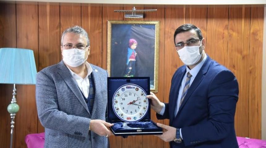 Hizmet-İş&rsquo;ten Yunusemre Belediyesine toplu s&ouml;zleşme teşekk&uuml;r&uuml;