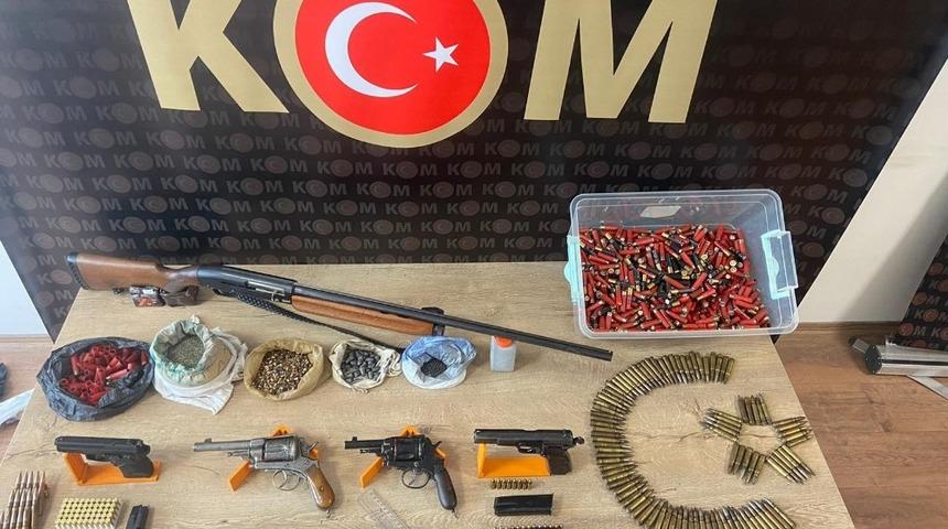 Kahramanmaraş&rsquo;ta silah ve m&uuml;himmat ele ge&ccedil;irildi