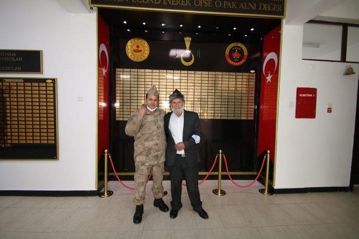 Van’a gelen ‘Elmacı Dede’  İl Jandarma Komutanlığını ziyaret etti G4