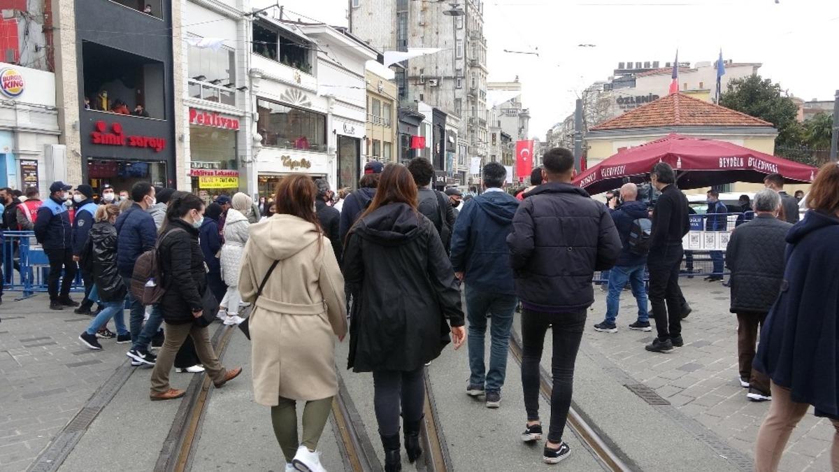 İstiklal Caddesi&rsquo;ne girişler kapatıldı