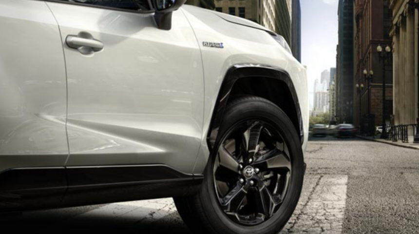 Toyota, yeni elektrikli SUV'unun ön gösterimini Şangay'da yapacak