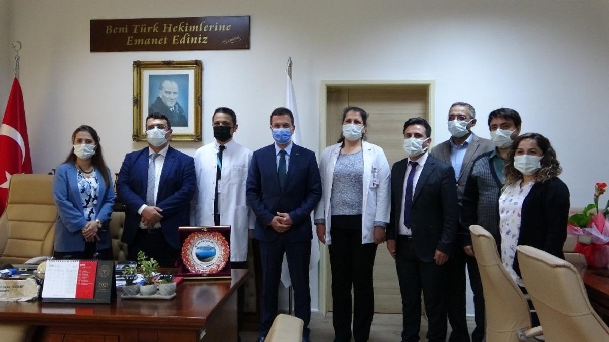 Kozan&rsquo;da sağlık &ccedil;alışanlarına moral ziyareti