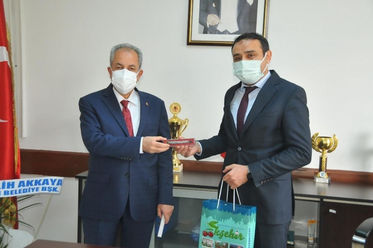 Başkan Akkaya sağlık &ccedil;alışanların Tıp Bayramı&rsquo;nı kutladı