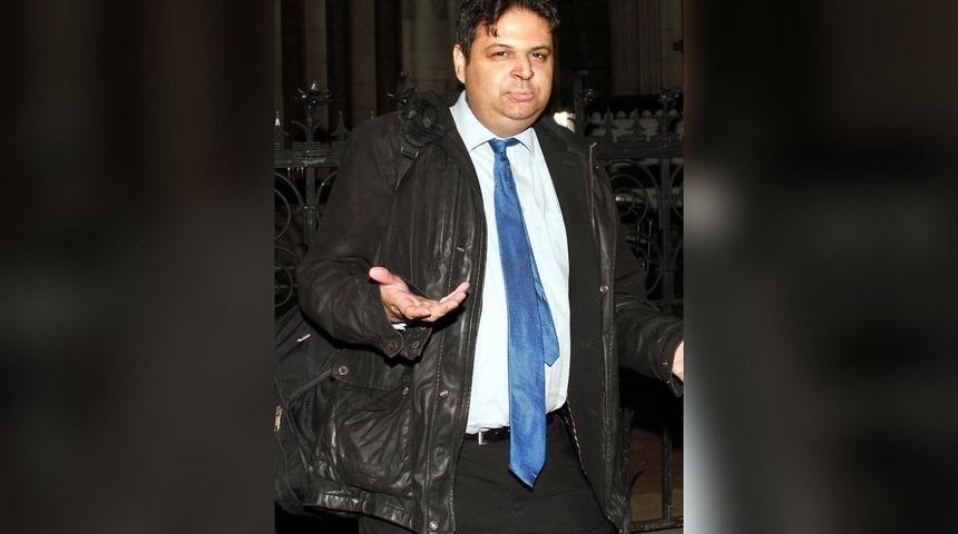 Oxford mezunu işsiz, ailesinden ömür boyu para almak için dava açtı