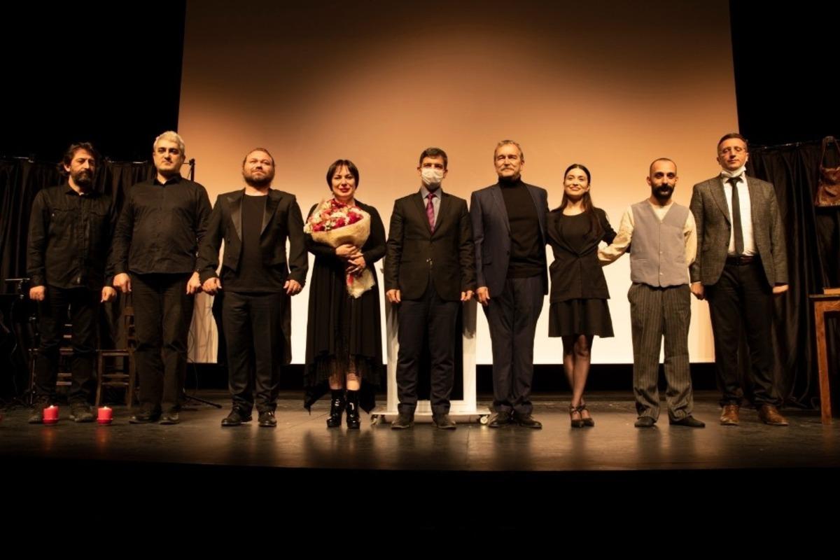 İpekyolu Belediyesi tarafından &ldquo;&Acirc;kif Olmak&rdquo; isimli oyun sahnelendi
