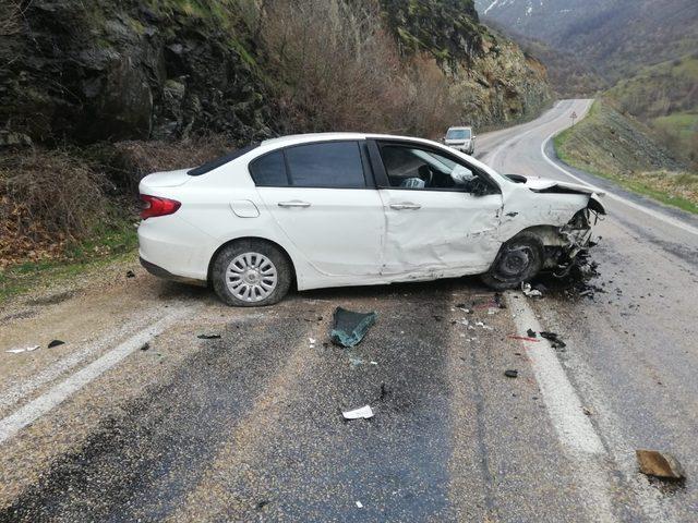 Freni boşalan otomobil şarampole yuvarlandı: 1 yaralı