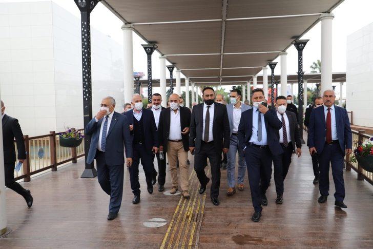 Mersin Büyükşehir Belediye Meclisi gerildi, Cumhur İttifakı salonu terk etti G2