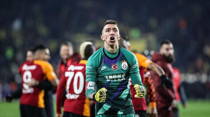 SON DAKİKA! Galatasaray, Muslera ile 3 yıllık sözleşme imzalıyor!