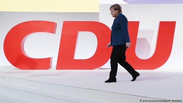 Yorum: Merkel'in partisi CDU yol ayrımında