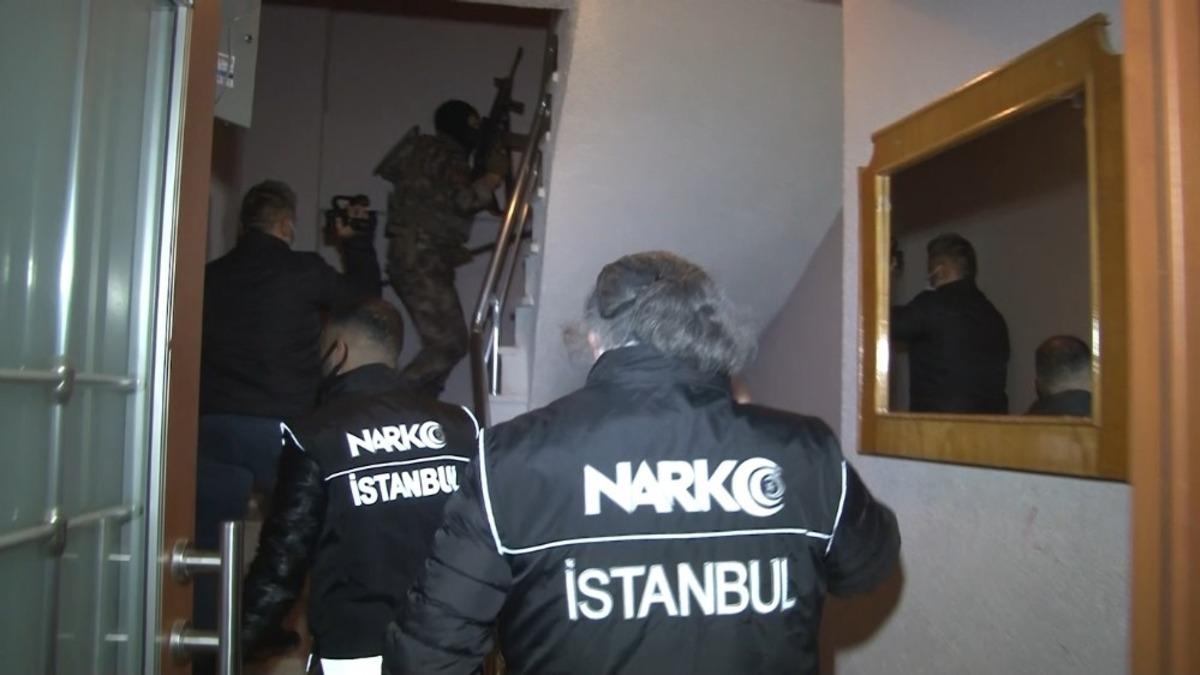 İstanbul&rsquo;da 4 il&ccedil;ede eş zamanlı uyuşturucu operasyonu