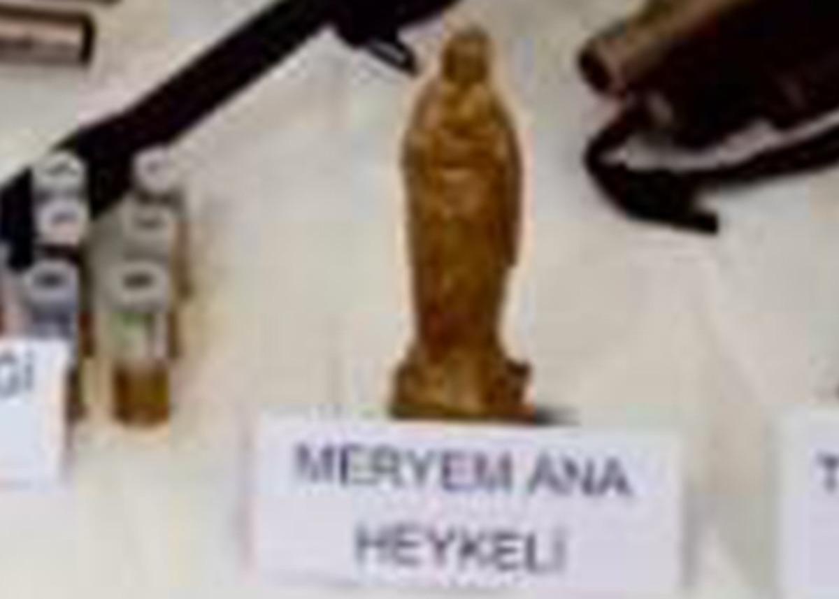 Ardahan&rsquo;da "Meryem Ana" ve "Artemis" heykelleri ele ge&ccedil;irildi