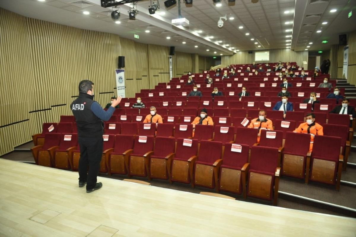 Battalgazi Belediyesi personellerine afet eğitimi verildi