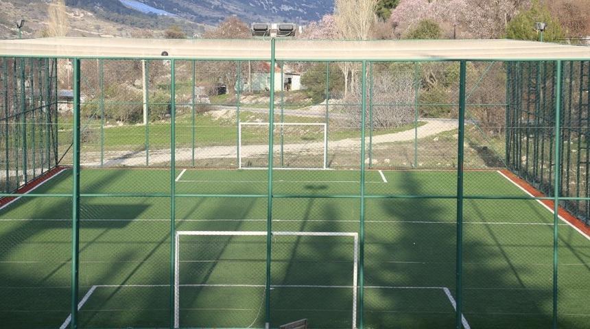 Halı sahalar sakatlık riskini artırıyor