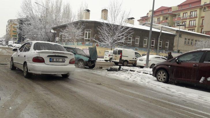 Kars’ta kar yağışı kazalara neden oldu G2