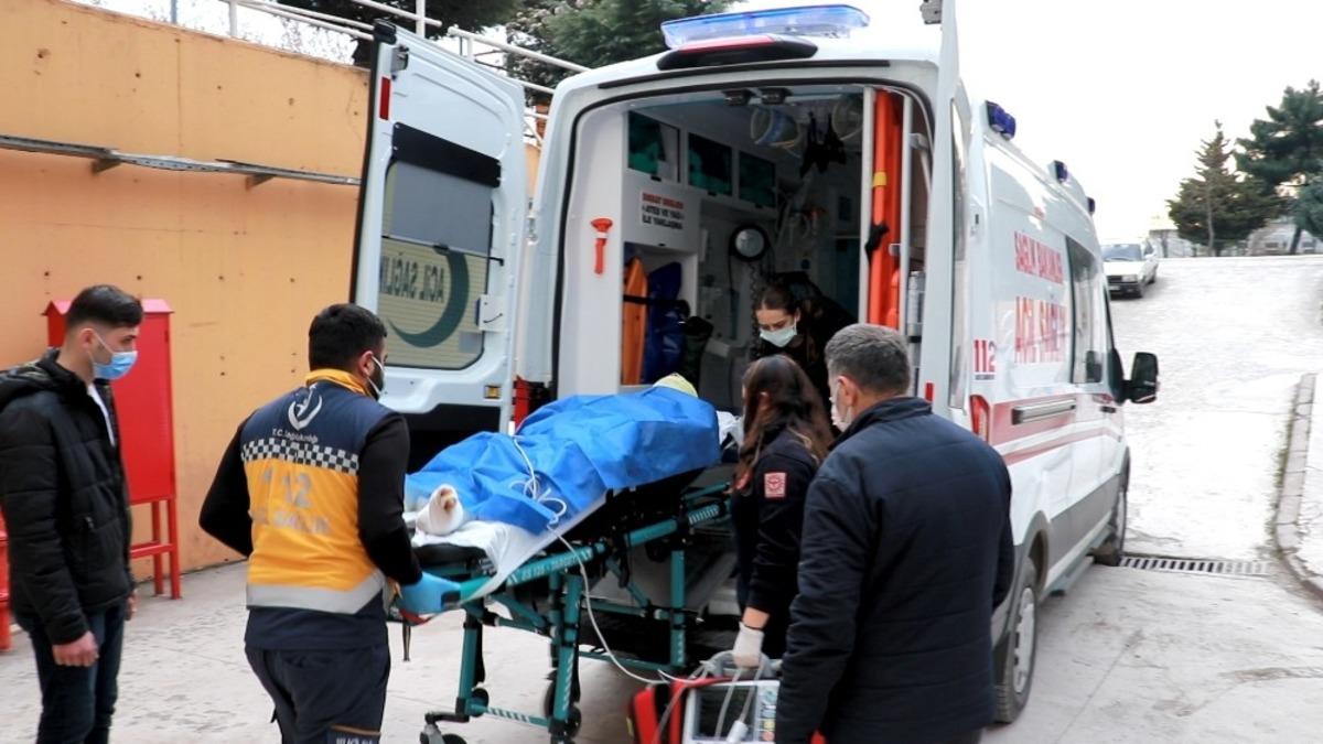 Kozalak toplarken y&uuml;ksek gerilim hattına değince ağır yaralandı