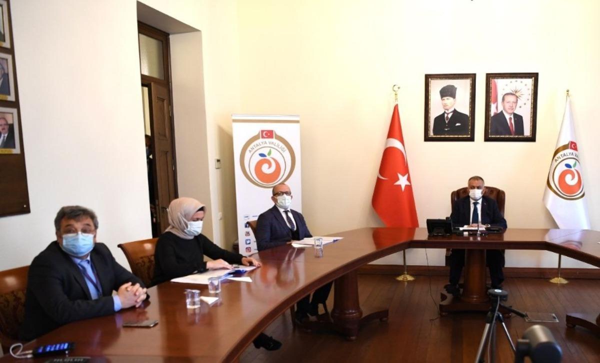 Vali Yazıcı: " Turizm sezonuna girerken  hem Antalya&rsquo;mızı hem de &uuml;lkemizi zora sokmamaya dikkat edelim"