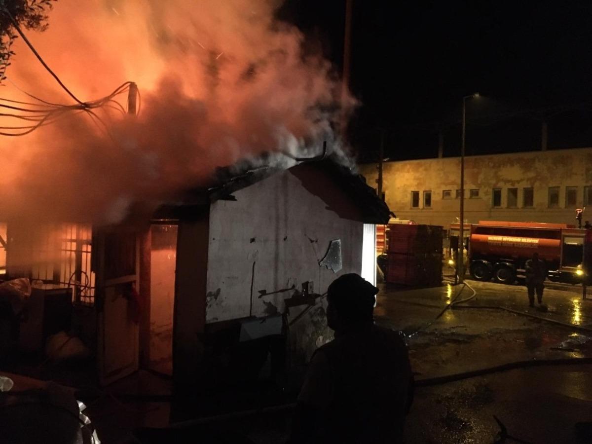 Bı&ccedil;kı at&ouml;lyesi alevlere teslim oldu