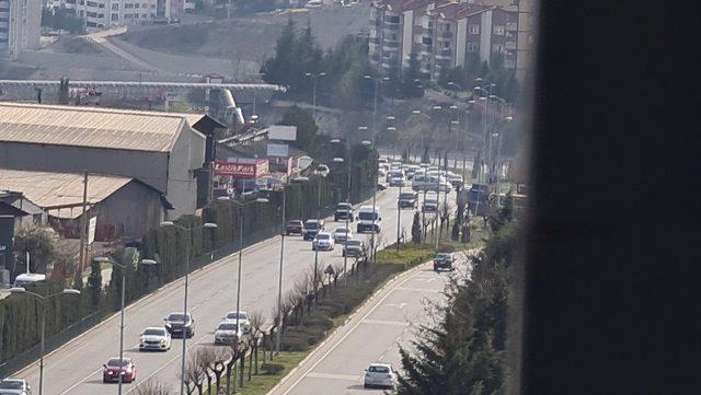 Akan trafiğe rağmen ters yönde tehlikeli yolculuk