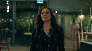 Özge Borak, Menajerimi Ara dizisinin kadrosuna katıldı!