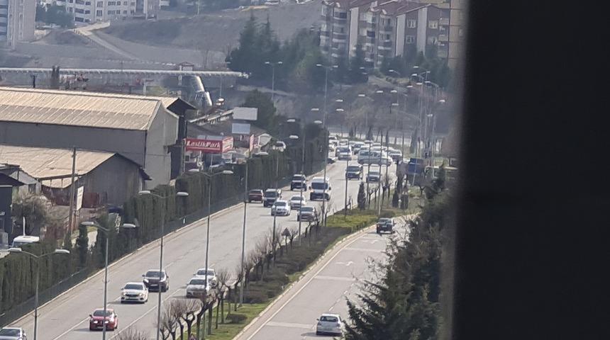 Akan trafiğe rağmen ters yönde ilerledi! 