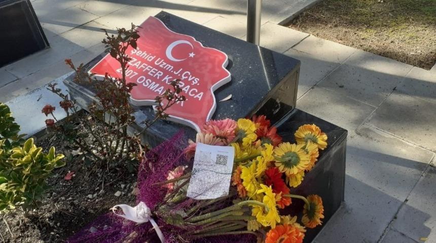 Şehit mezarında duygulandıran mesajı: Seni çok seviyorum koca çınarım