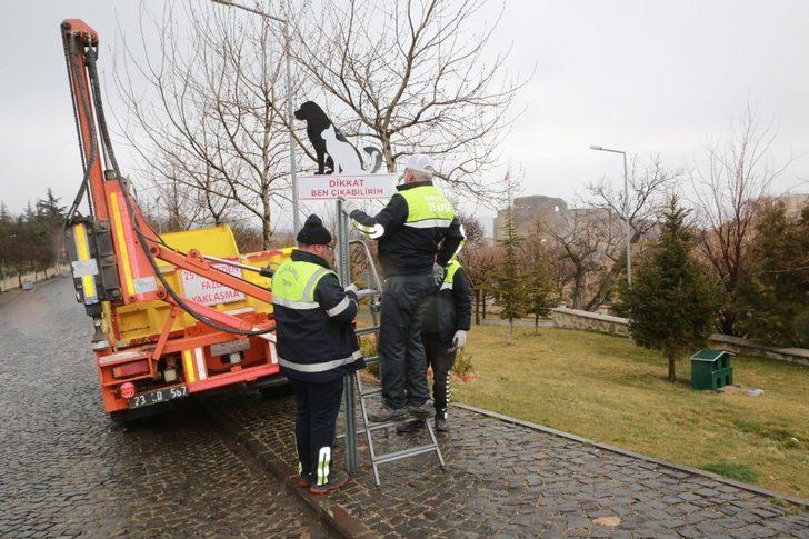 Elazığ’da sokak hayvanlarını korumak için uyarı tabelası G4