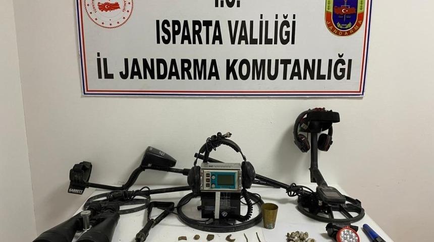 Isparta&rsquo;da tarihi eser operasyonu: 8 g&ouml;zaltı